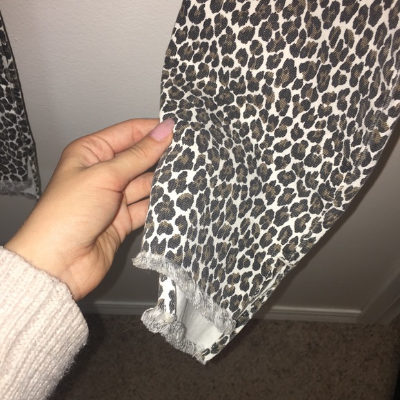 LEOPARD PRINT JEANS🐆 - Picture 4 of 8